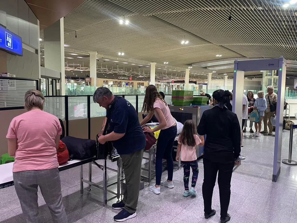 Airport Screener 10
