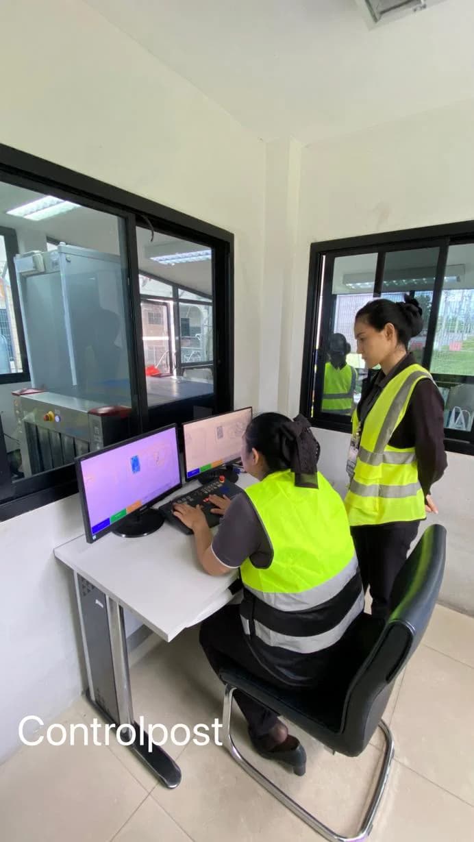 Airport Screener 13